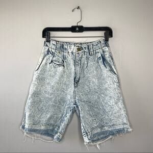 TARAZZIA SPORT Vintage Grunge High Waisted Pleated Acid Washed Denim Jean Shorts